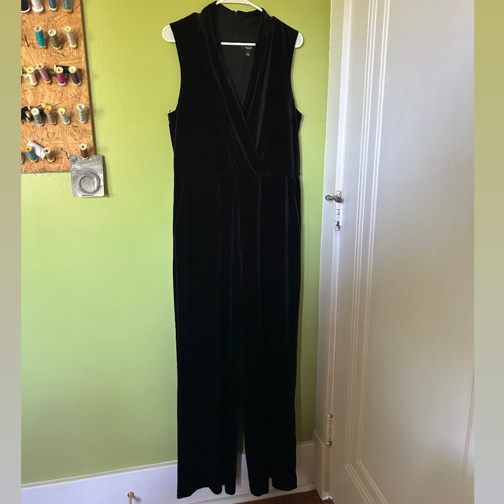 Simply Vera Vera Wang Black Velvet Jumpsuit